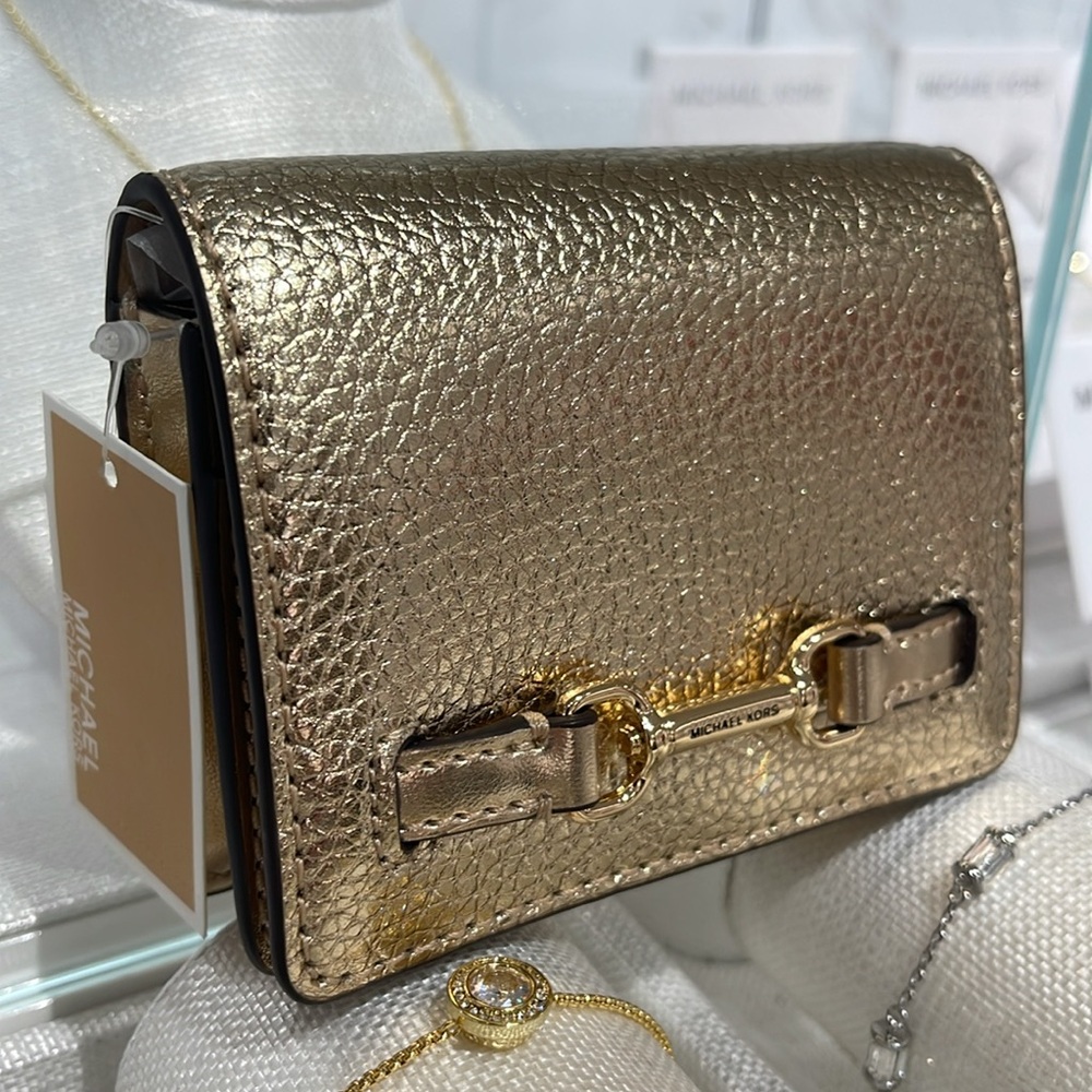 MICHAEL KORS
Carson Small Metallic Pebbled Leather Wallet
Pale Gold 
NWT - Picture 2 of 16
